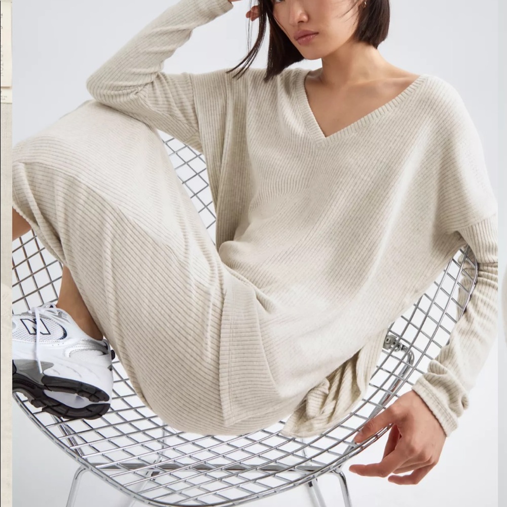 Babaton Aritzia Traverse Longsleeve